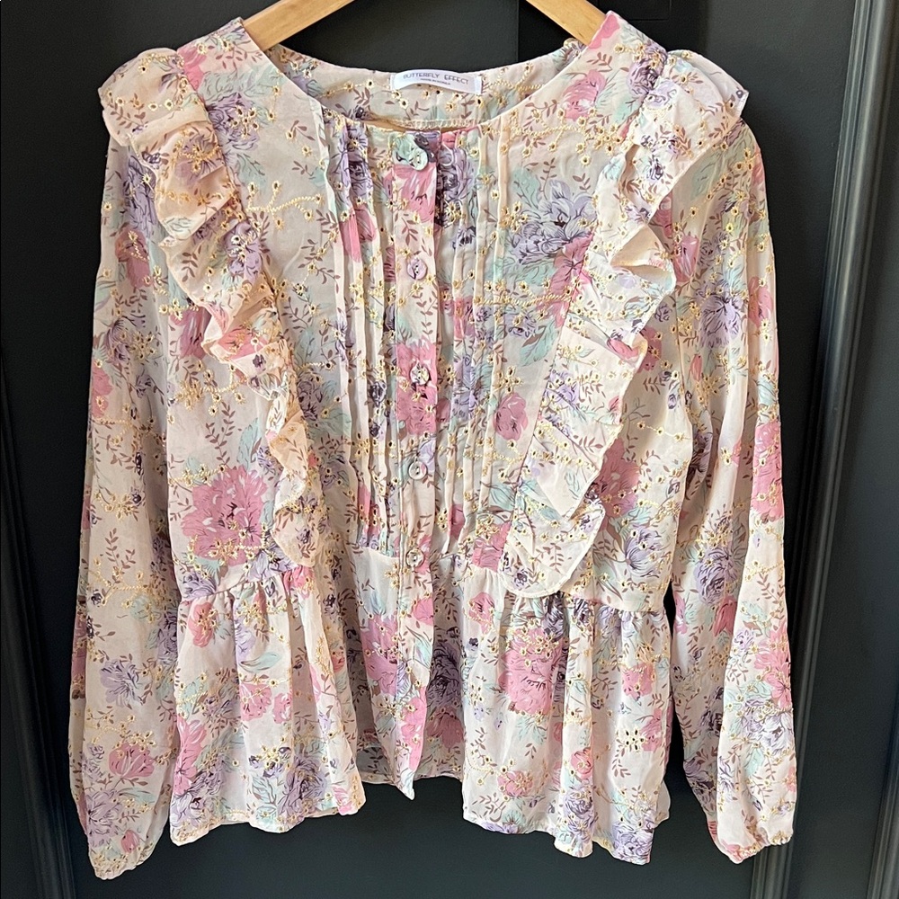 Floral Ruffle Button-Front Blouse in Pastel Pink